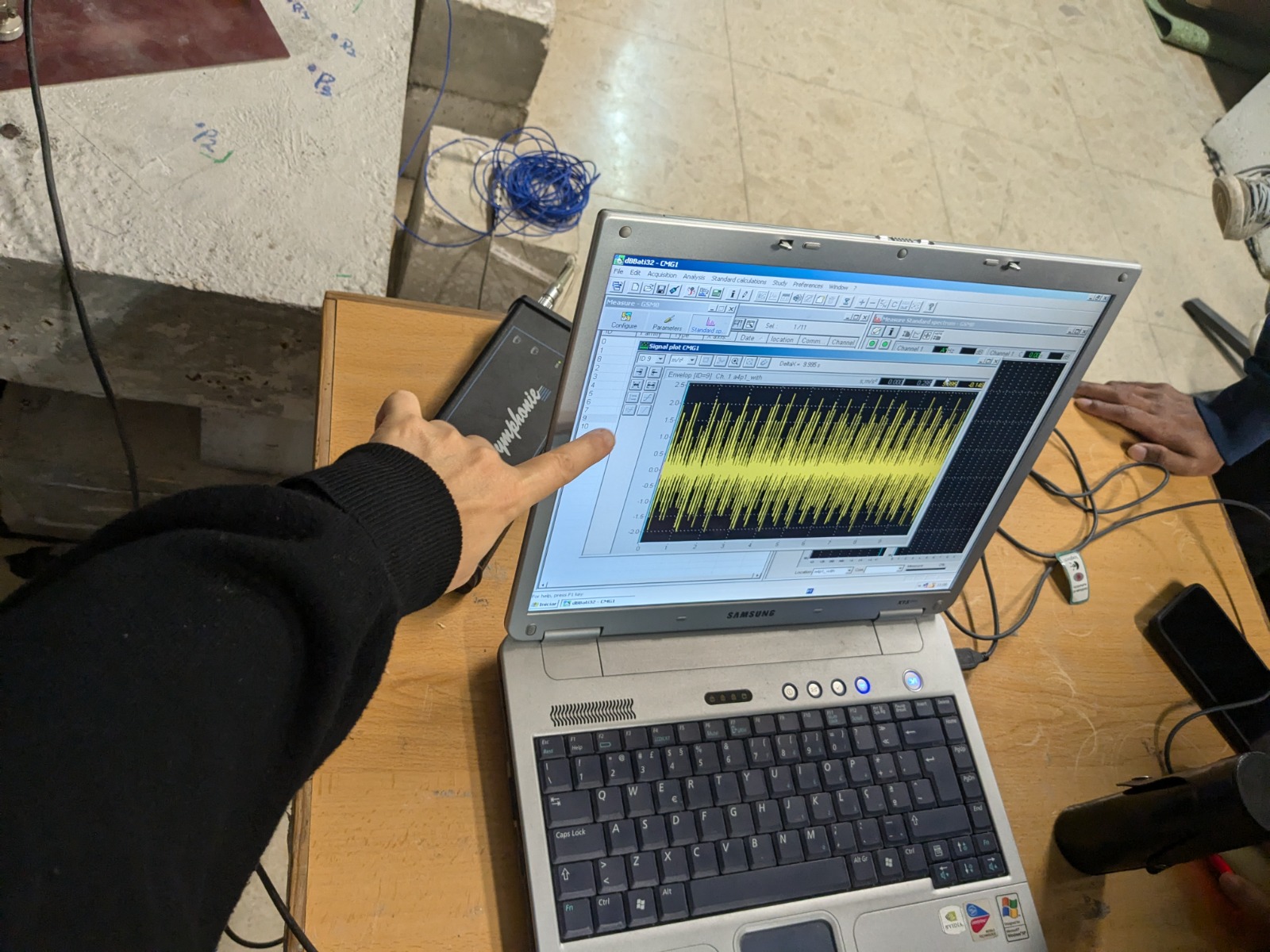 Vibration analysis instrumentation, close-up